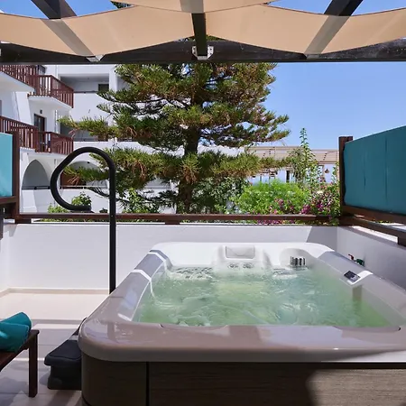 Otel Oceanis &