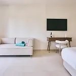 Oceanis & Hotel