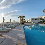 Oceanis & Hotel