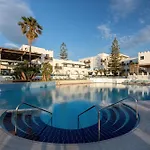 מלון Oceanis & 5*