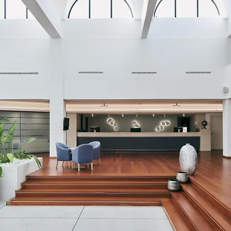 Отель Oceanis & 5*