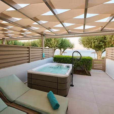 Oceanis & Отель