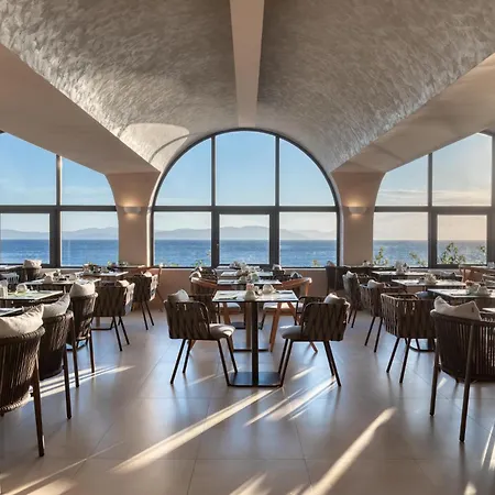 Отель Oceanis & 5*