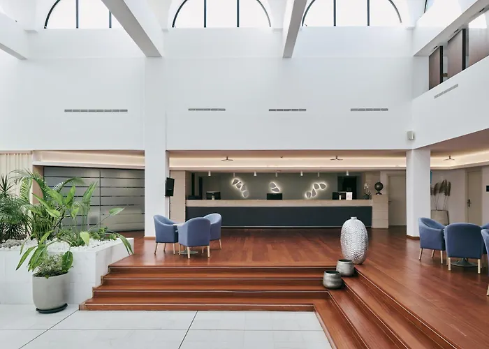 فندق Oceanis & 5*